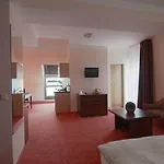 Scheuer 3*