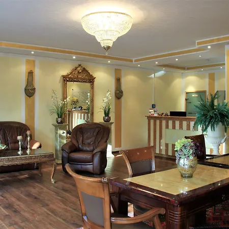 Scheuer Aparthotel 3*